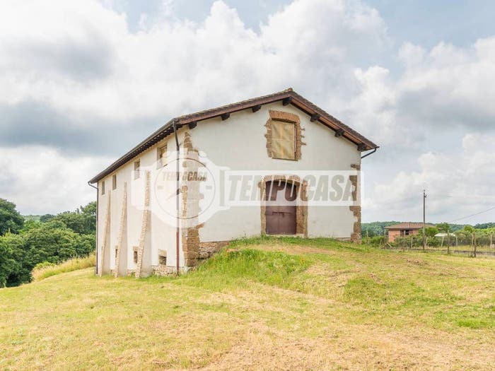 Casa bilocale in vendita in Via Braccianese Claudia, Canale Monterano