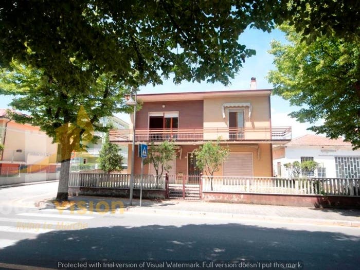 Casa con 6 locali in vendita in Ripe, Trecastelli
