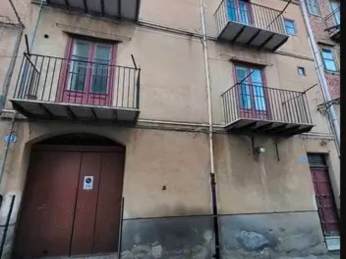 Casa monolocale in vendita in Via Avvenire, Castelbuono