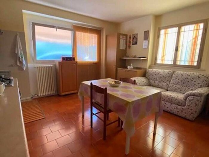 Appartamento con 6 locali in vendita in Via Lago Di Albano, Villa Ceccolini, Pesaro