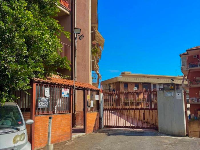 Appartamento trilocale in vendita in Via Antonio Locatelli, Rapisardi, Catania