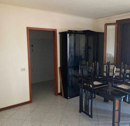 Appartamento trilocale in vendita in Corso Vittorio Emanuele Ii, Centro, Adria