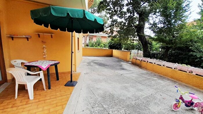 Appartamento con 5 locali in vendita in Via Cesare Faggiani, Lanciano