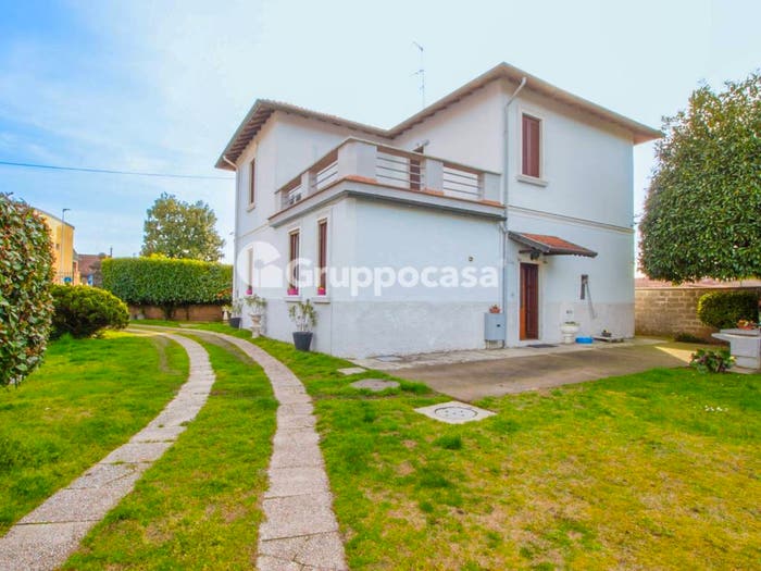 Casa con 6 locali in vendita in Via Marconi, Centro, Ossona