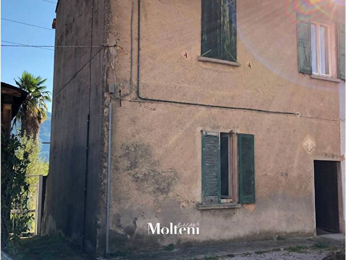 Casa bilocale in vendita in Frazione Parzanella Inferiore, Centro, Valgreghentino