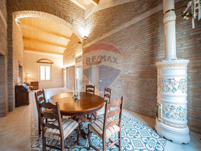 Casa con 6 locali in vendita in Via Rubicone, Macerone, Cesena