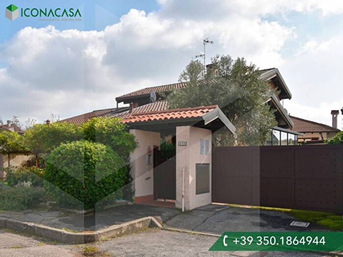 Casa quadrilocale in vendita in Via Novara, Ravello Villastanza Villapia, Parabiago