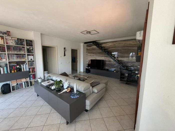 Casa con 5 locali in vendita in Casano Dogana Isola, Luni