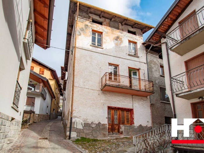 Casa con 6 locali in vendita in Via Bertoletti, Vezza d'Oglio