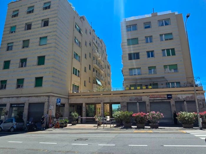 Appartamento con 6 locali in vendita in Via gianelli, Quinto, Genova