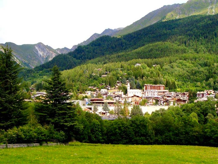 Appartamento quadrilocale in vendita in Strada della Vittoria, Centro, Courmayeur