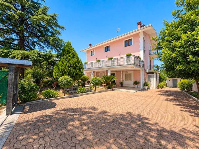 Casa con 6 locali in vendita in Contrada Brecciarola, Orsogna