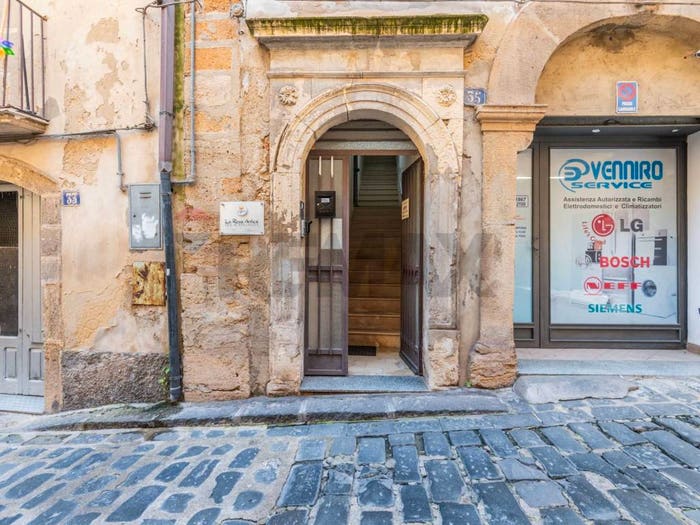 Casa con 6 locali in vendita in Via Volta Libertini, Centro, Caltagirone