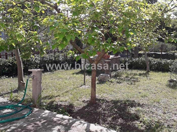 Appartamento con 5 locali in vendita in VIA ABBADIA, Montelabbate