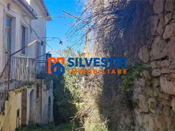 Casa quadrilocale in vendita in Pago Veiano