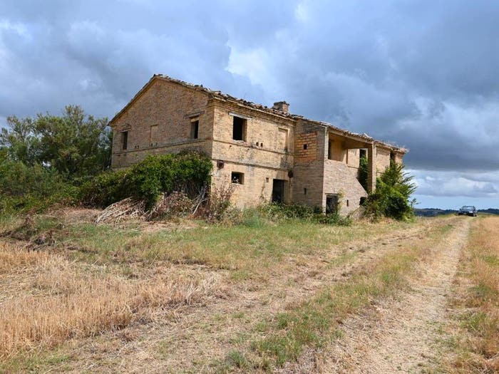 Casa con 6 locali in vendita in Località Pallotta, Montecassiano