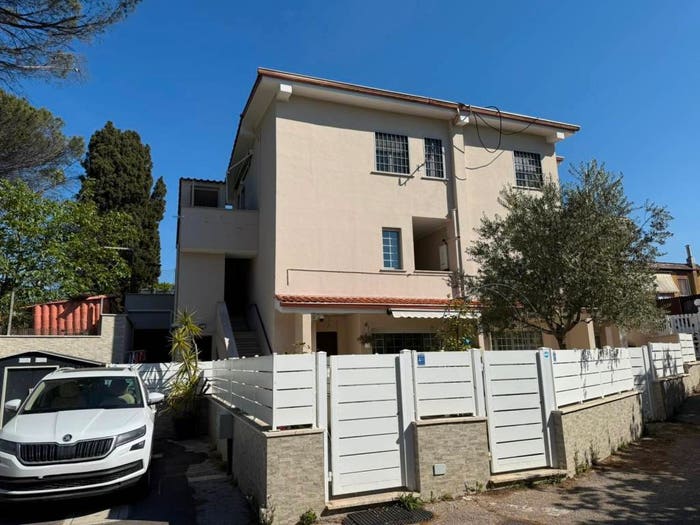 Appartamento trilocale in vendita in Via Eugenio Barsanti, Gattone Isole, Aprilia