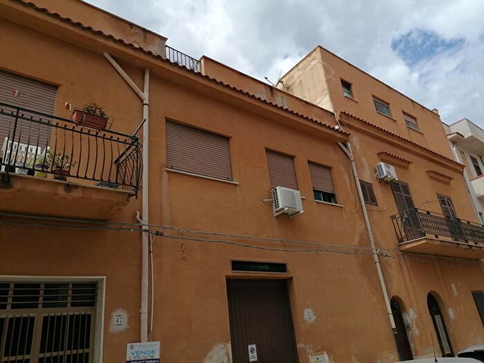 Casa con 14 locali in vendita in Balestrate