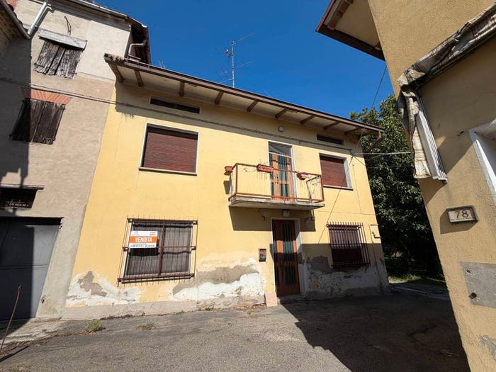 Casa quadrilocale in vendita in Via Provinciale Modena, Centro, Novi di Modena