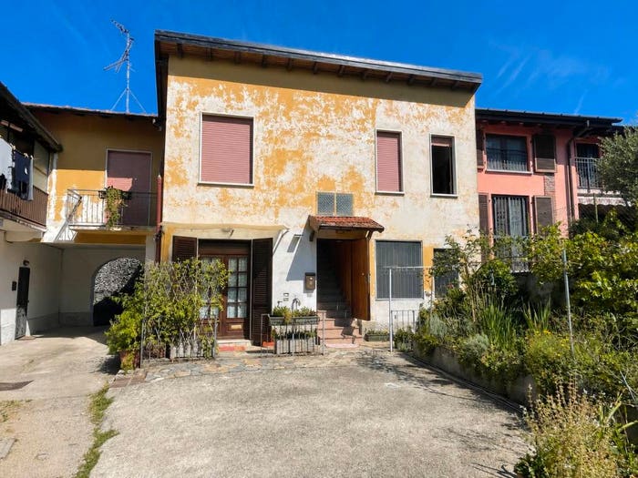 Casa con 6 locali in vendita in Contrada San Bartolomeo, Cocquio, CocquioTrevisago