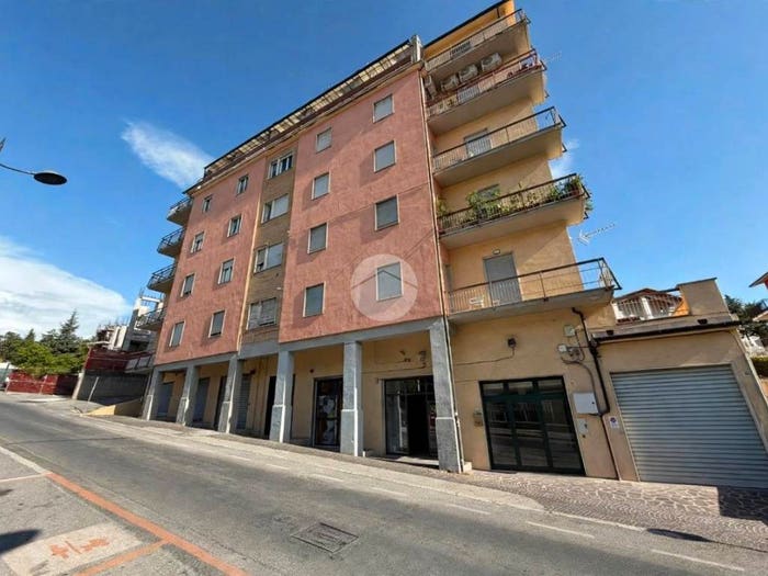 Appartamento con 6 locali in vendita in Via Pescara, Torretta Torrione, L'Aquila