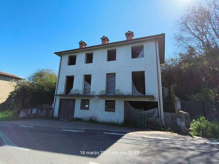 Casa con 6 locali in vendita in Via della Mola, Vignanello