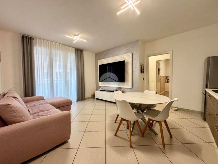 Appartamento trilocale in vendita in Via Isola Saloni, Centro Storico, Chioggia