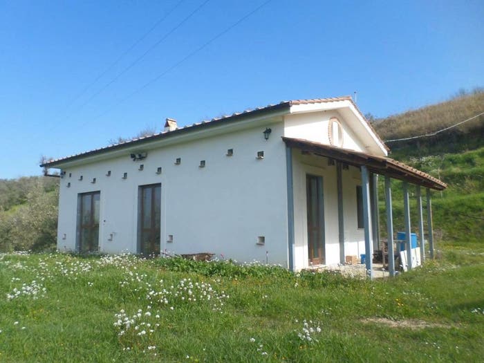 Appartamento trilocale in vendita in Strada Penna Molino, Penna in Teverina