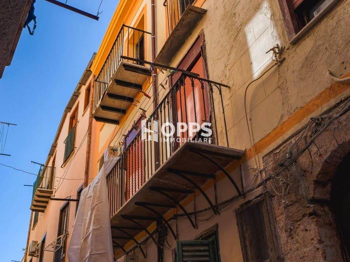 Appartamento trilocale in vendita in Vicolo Busari, Tribunale, Palermo