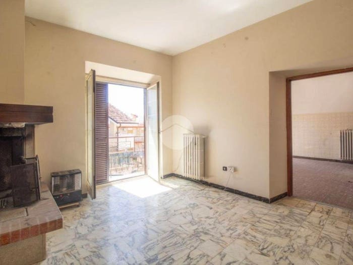 Appartamento con 5 locali in vendita in Via Montesanto, Centro, Marcellina