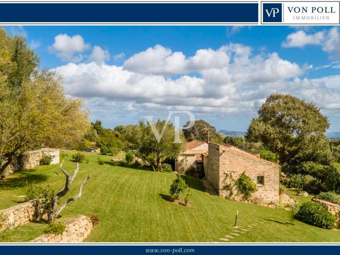 Casa con 6 locali in vendita in Via Gallura, Luogosanto