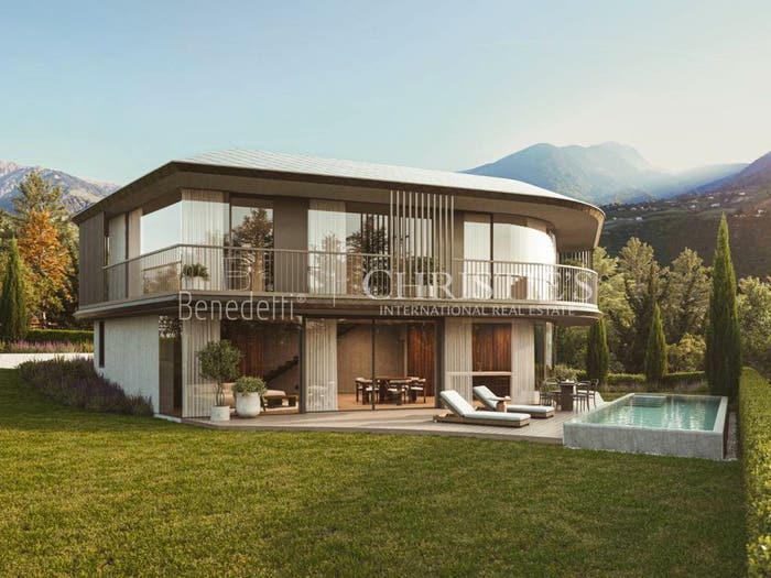 Casa quadrilocale in vendita in Via Dante Alighieri, Centro, Merano