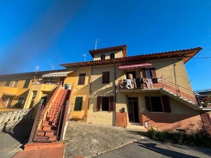 Appartamento quadrilocale in vendita in Levane, Montevarchi
