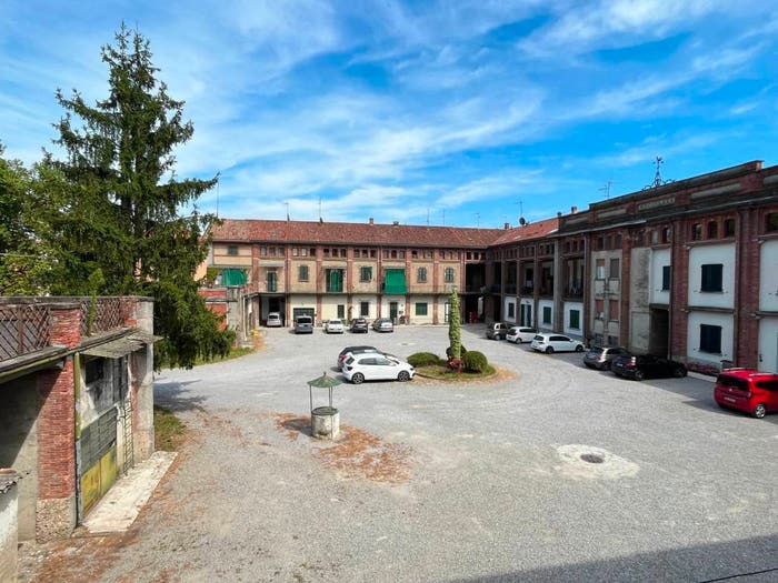 Casa con 6 locali in vendita in Via St Francesco Confalonieri, Cremella