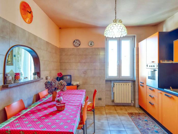 Casa con 5 locali in vendita in Via Statale, Marchirolo