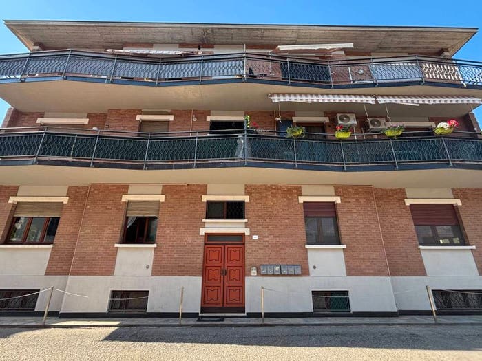 Appartamento trilocale in vendita in Vicolo Forno, Centro, Collecchio