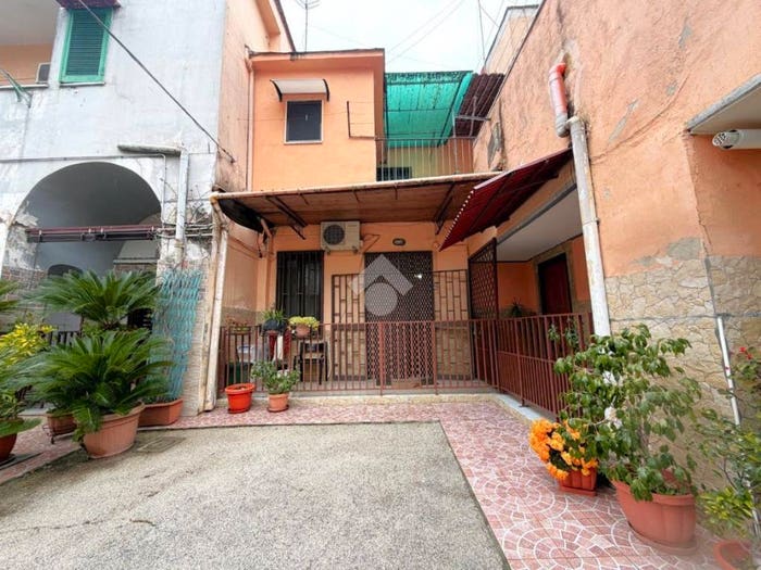 Appartamento bilocale in vendita in Via P Ludovico da Casoria, Centro, Casoria
