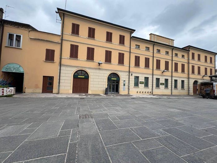 Casa con 6 locali in vendita in Piazza Ferrari, Centro, Luzzara