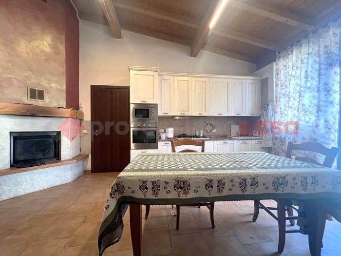 Casa con 6 locali in vendita in VIA ROMA, Centro, Salizzole