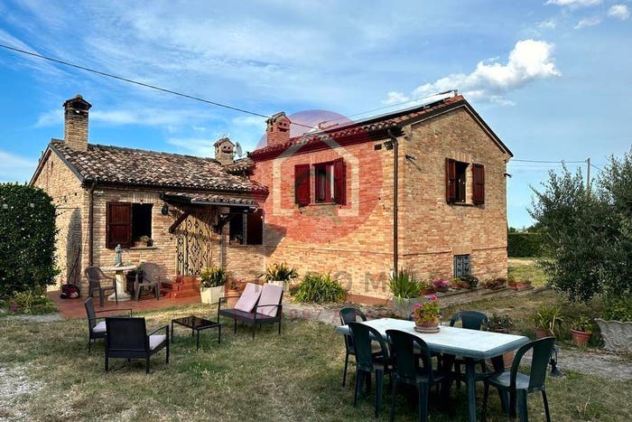 Casa con 6 locali in vendita in via sant'anna, Cartoceto