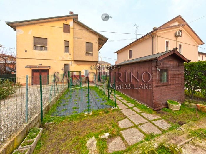 Appartamento trilocale in vendita in Via Pelgreffi, Santa Maria San Giovanni, Novellara