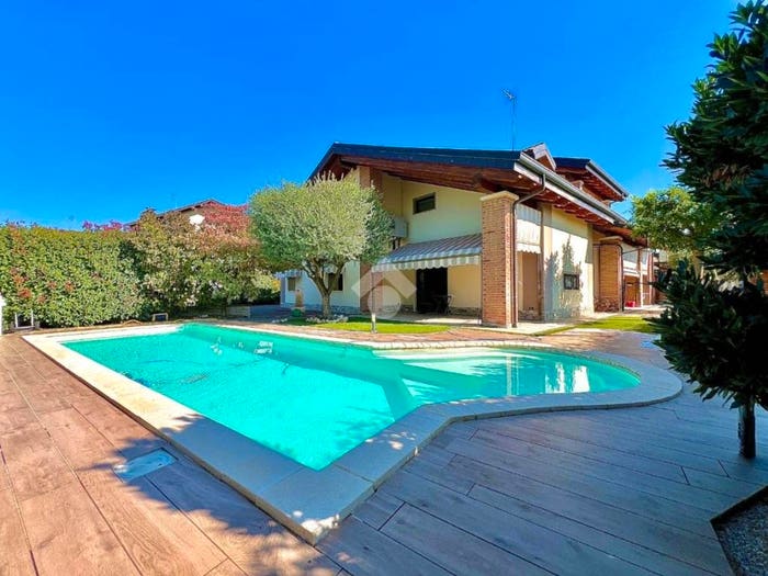 Casa con 6 locali in vendita in Via Saracco, Buttigliera d'Asti