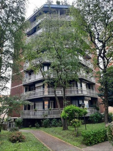 Appartamento trilocale in vendita in Via Lorenteggio, Giambellino, Milano