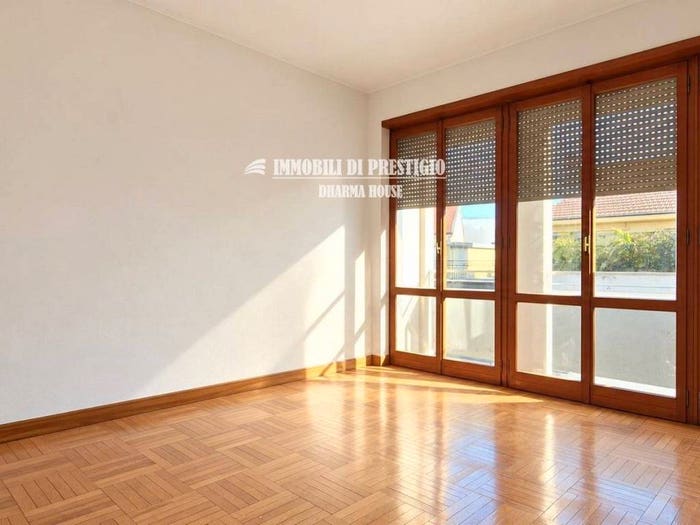 Appartamento trilocale in vendita in Via San Calocero, Corso Genova, Milano