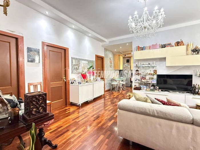 Appartamento con 5 locali in vendita in Via Francesco Sivori, Castelletto, Genova