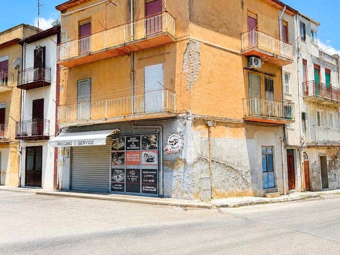 Appartamento con 6 locali in vendita in Via Armando Diaz, Canicattì
