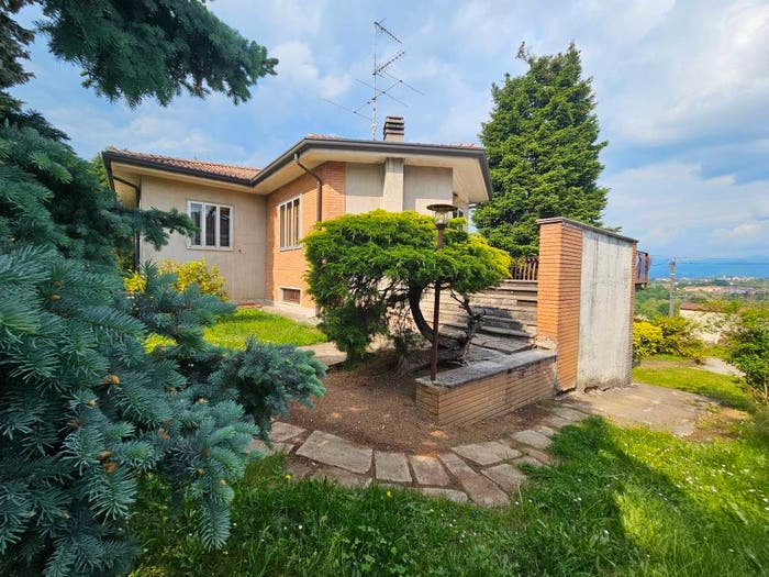 Casa con 6 locali in vendita in Via San Giovanni Bosco, Lambrugo