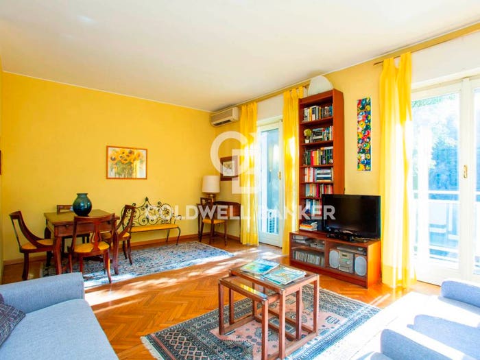 Appartamento trilocale in vendita in Via Castel Morrone, Indipendenza, Milano