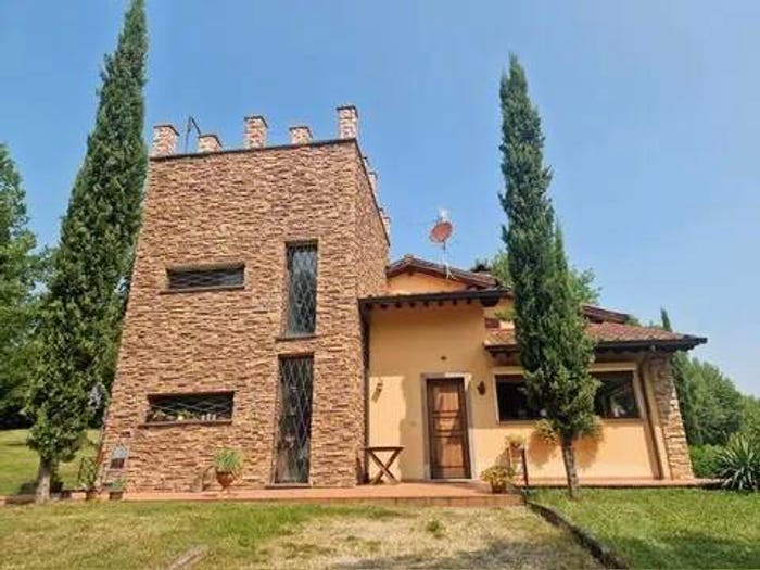 Casa con 6 locali in vendita in Case Sparse Soci, Soci, Bibbiena