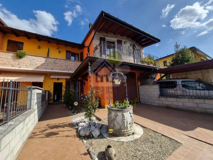 Casa quadrilocale in vendita in via primo Maggio, Centro, Stagno Lombardo